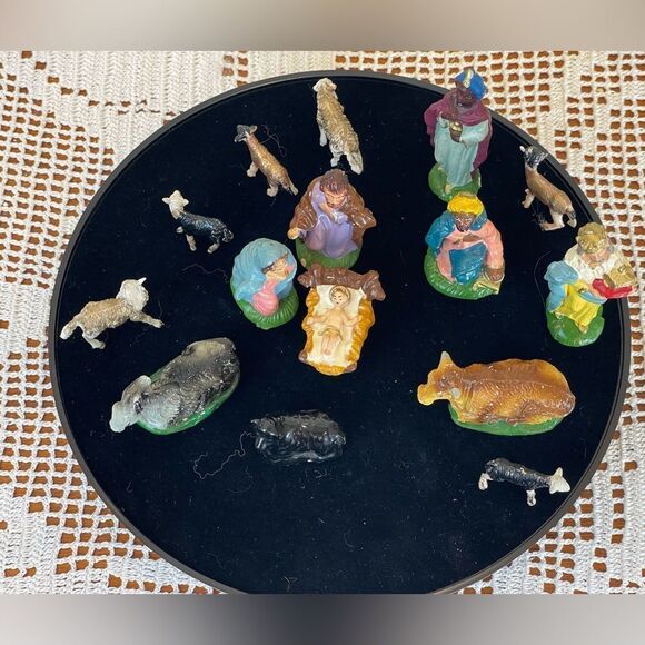 Vintage nativity scene figures | Baby Jesus | Holly nativity scene || Christmas - Picture 6 of 11